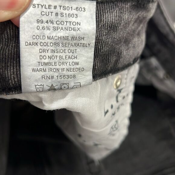 Anthropologie LTJ Letter to Juliet Acid Black cut off jean shorts NWT size xl - Picture 11 of 11